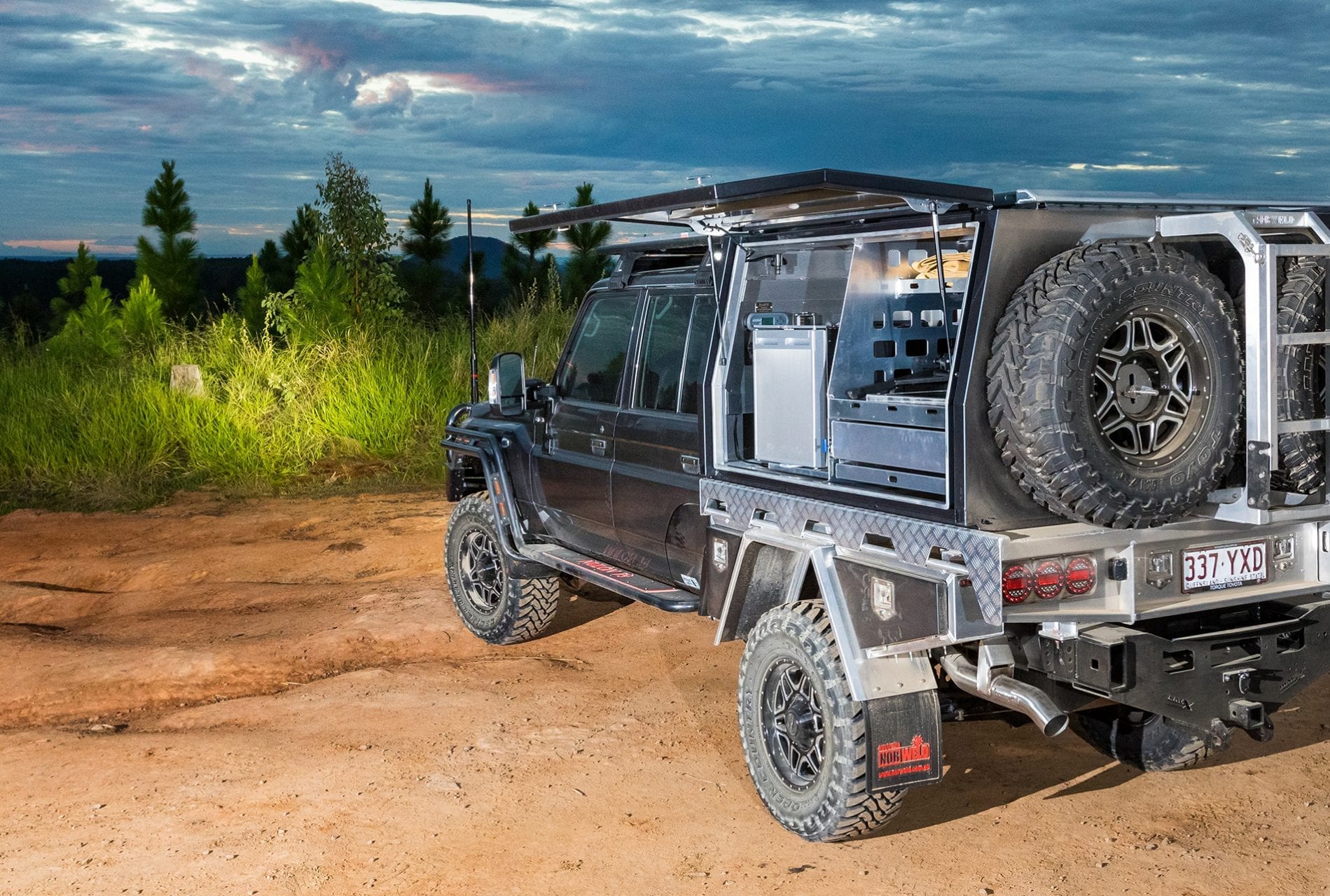 Toyota LandCruiser 79 Series 4WD with Torqit upgrades offroad